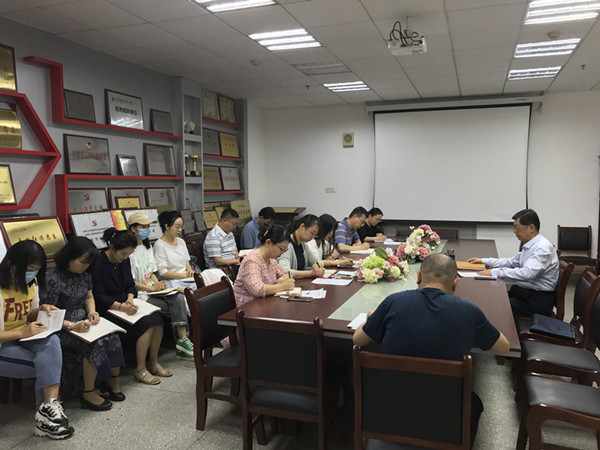 校领导调研指导外国语学院党委党史学习教育并进行专题党课辅导