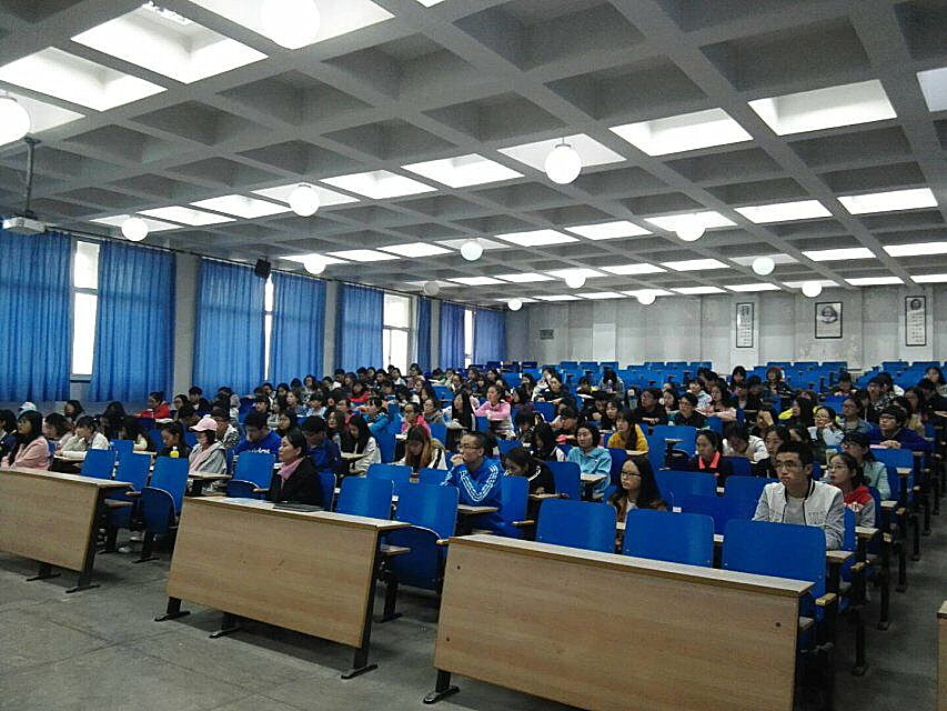            外国语学院召开2016级年级大会暨“把握当下 赢在大学”专题讲座 