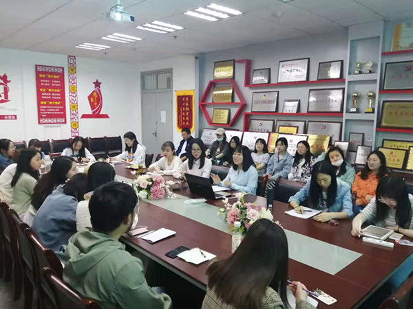 外国语学院举办州理工大学第84期研究生学术论坛