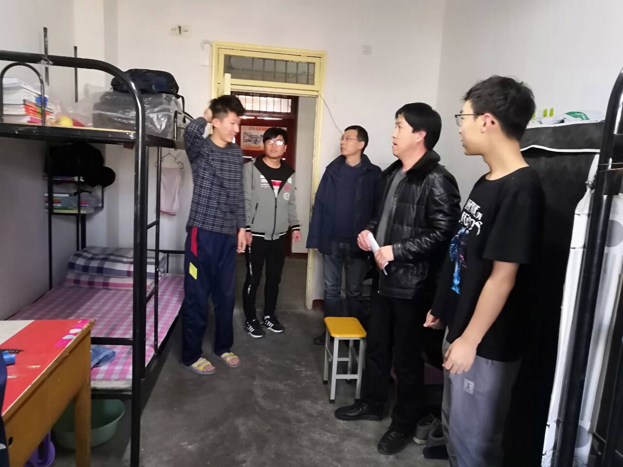            外国语学院走访学生宿舍进行安全及卫生检查 