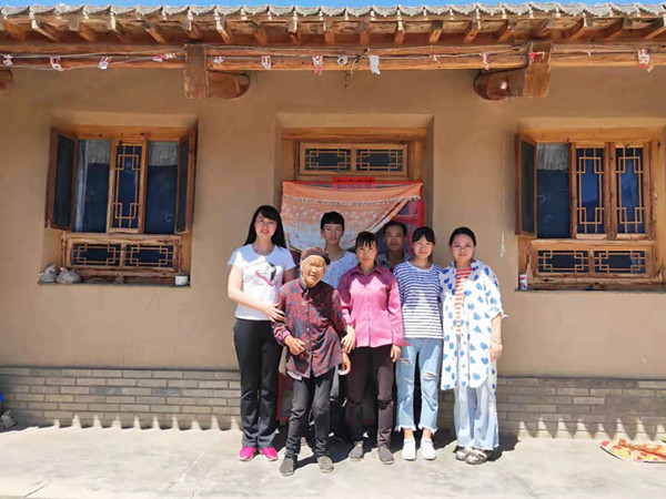 “走访送温暖，关爱促成长”——外国语学院赴定西市通渭县各乡镇走访慰问经济困难学生家庭
