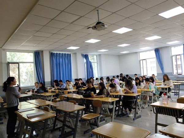 外国语学院召开2022年考研动员会