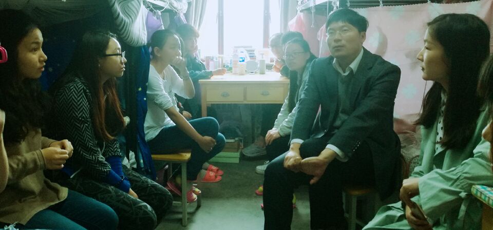            外国语学院中干联系班级之“青春志•中国梦” 