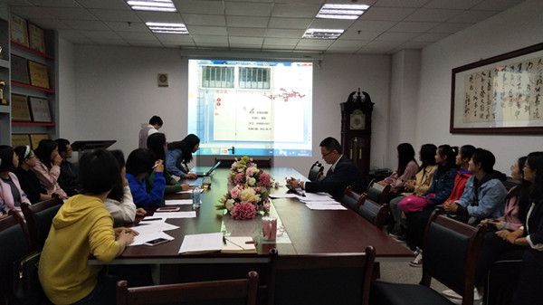            外国语学院举行2017-2018学年研究生国家奖学金答辩会 