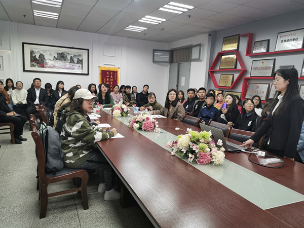 外国语学院进行评奖评优答辩会