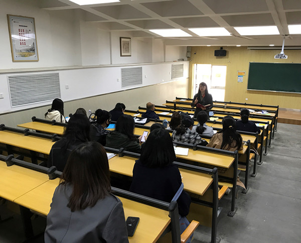 “加强安全意识、促进学风建设”——外国语学院召开全体班主任工作会