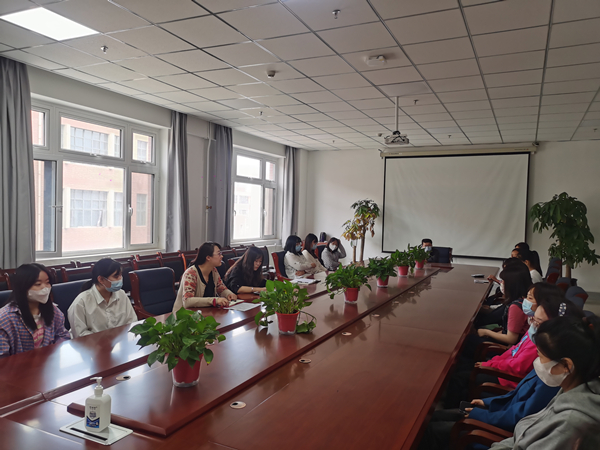 外国语学院召开2022届未就业毕业生“百日冲刺”座谈会