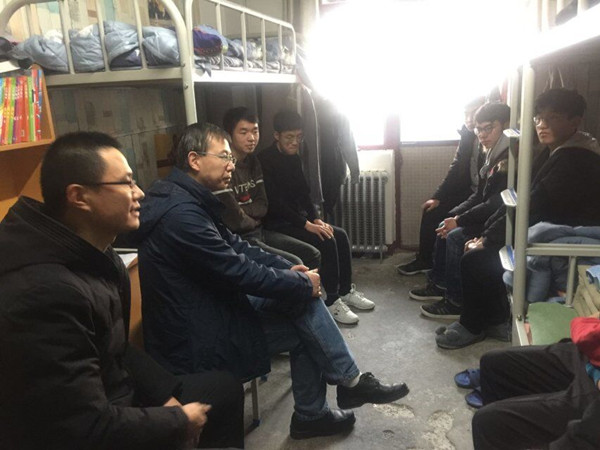            外国语学院全体领导深入学生宿舍开展元旦假期安全卫生检查 