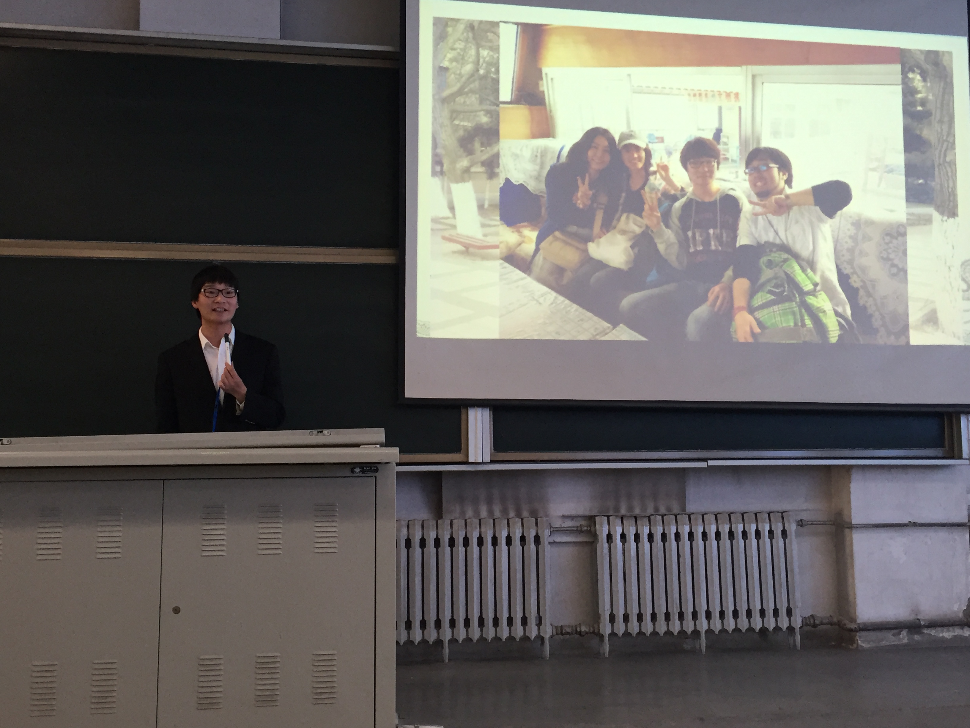            见贤思齐 励志青春               ——外国语学院举办优秀学子成长分享报告会