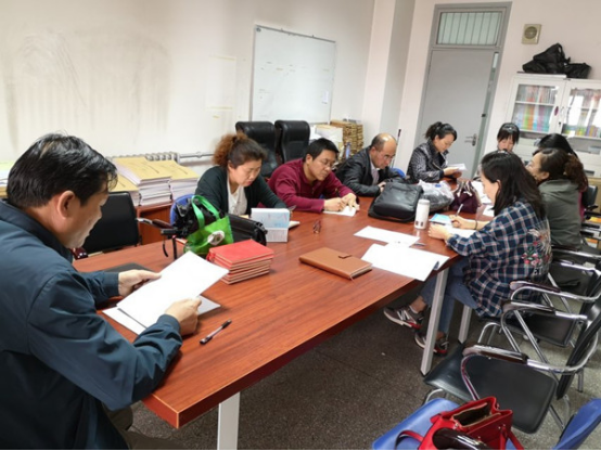 外国语学院教师及学生党支部深入开展向“时代楷模”——古浪县八步沙林场“六老汉”三代人治沙造林先进群体学习活动