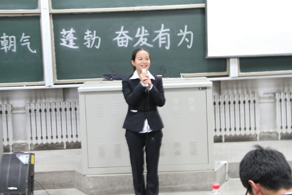            “激情十月，纵情燃烧爱国心”               ——外国语学院演讲比赛决赛圆满落幕