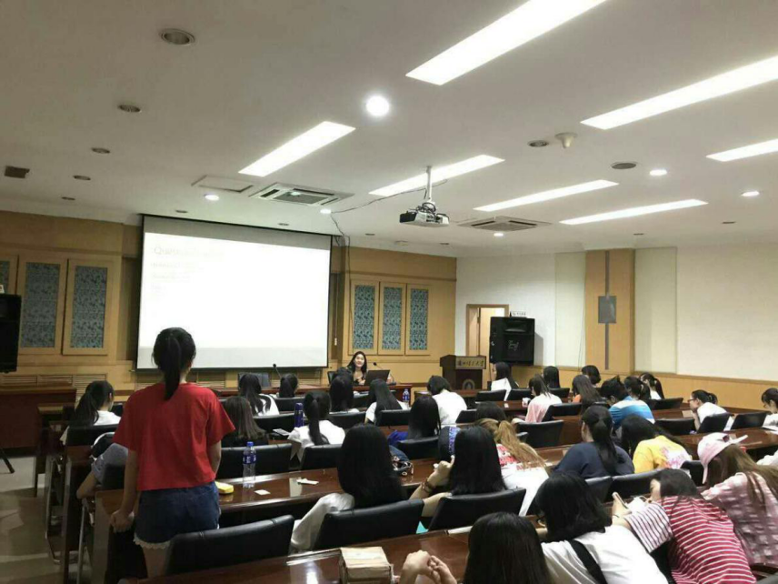            美国东康州大学林建忠教授来外国语学院讲学 