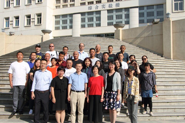 外国语学院召开2019级新生家长见面会