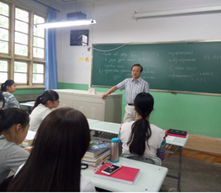            外国语学院俄语系举办“暑期赴俄罗斯语言实习“辅导报告会 