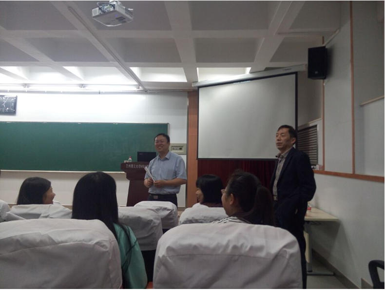            天津外国语大学于鑫教授莅临我校学术交流 