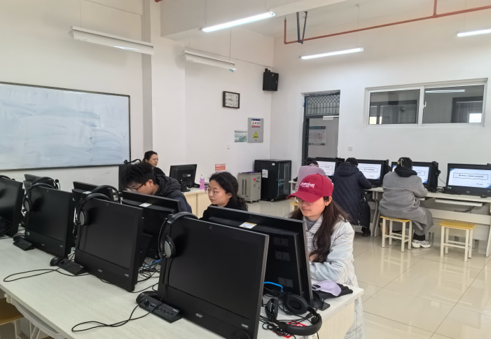 俄语专业开展新教师教学展示指导活动