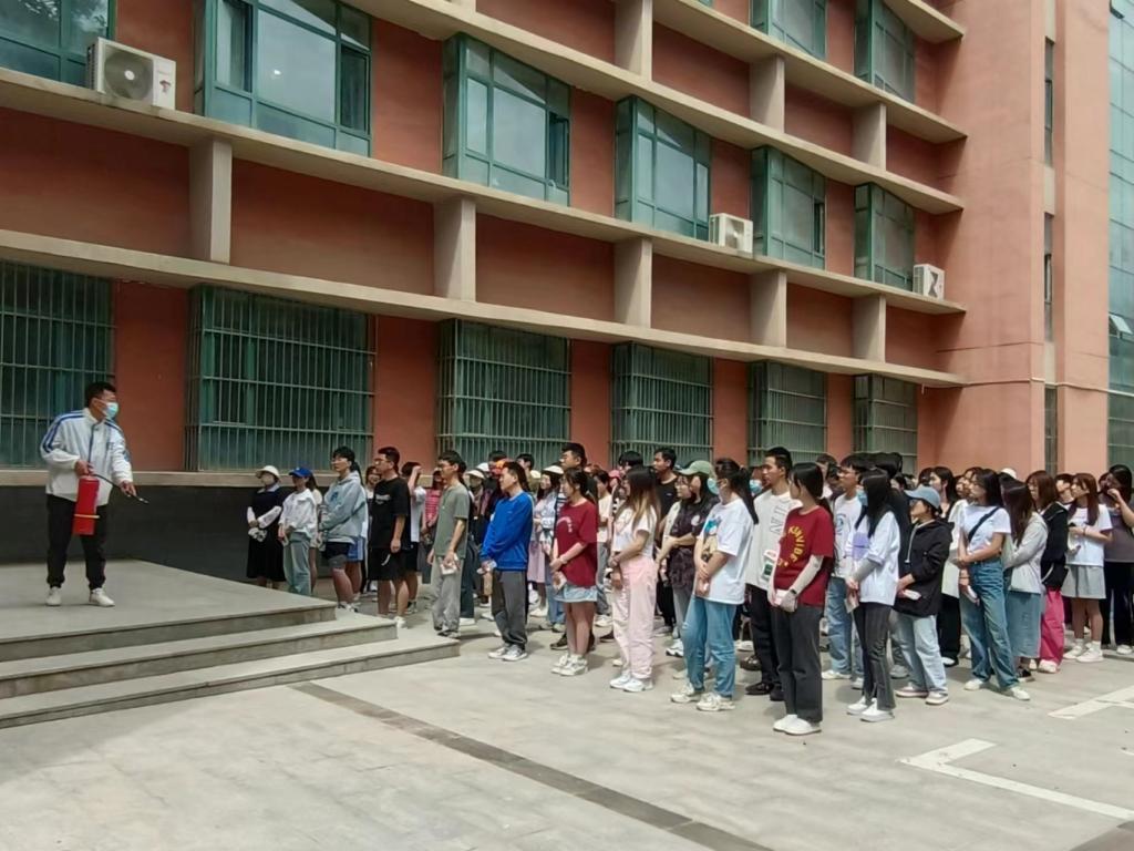 普及消防知识 增强防火意识——外国语学院组织学生开展消防应急演练活动