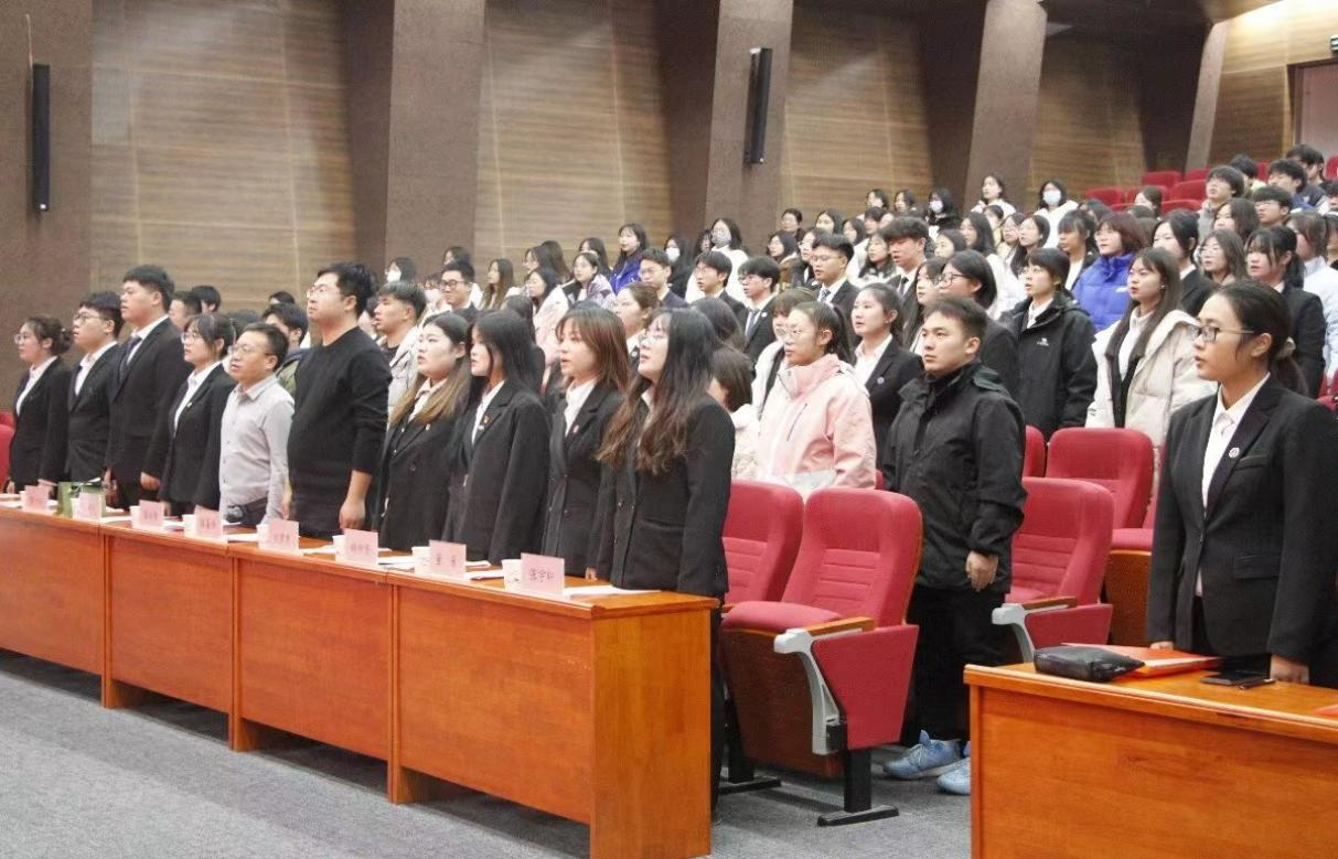 外国语学院召开第十九次学生代表大会
